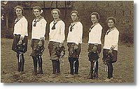 1922_Jungmaedel-Riege.jpg